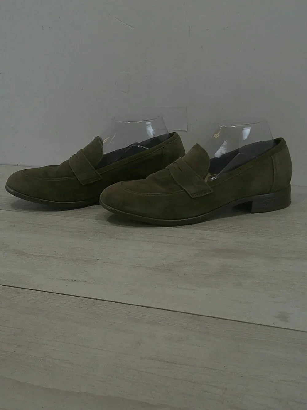 Clarks Collection Classic Dark Olive Trish Rose Suede Penny Loafers Size 8.5
